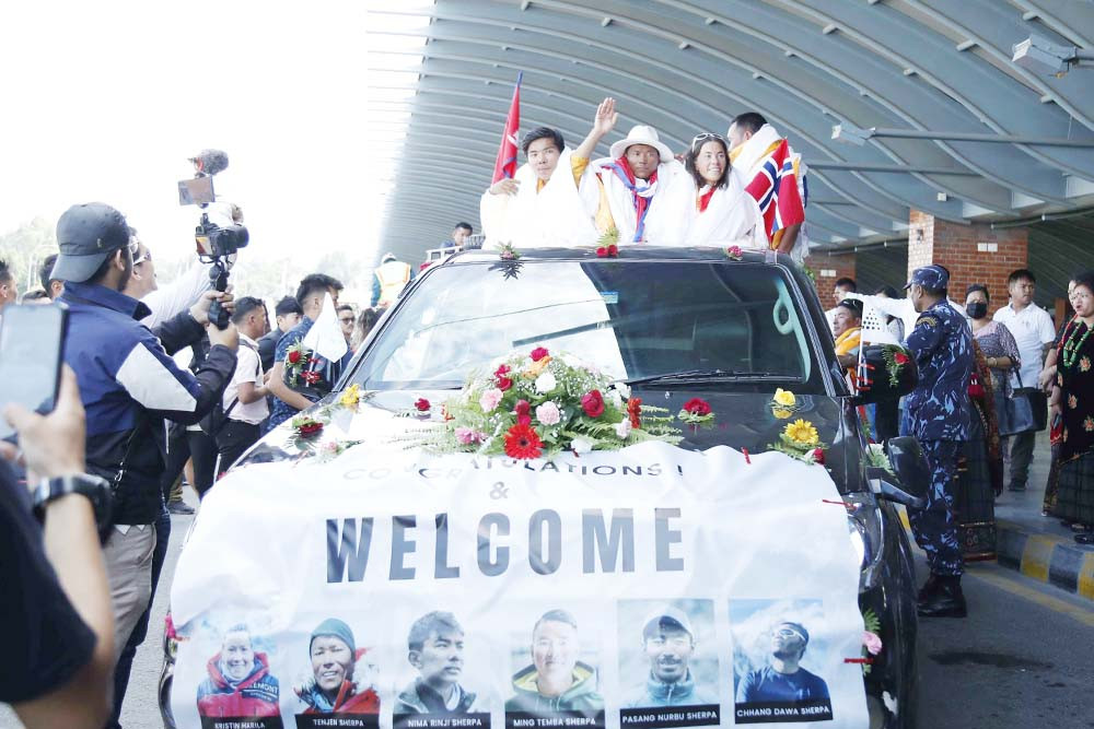 NMA extends grandiose welcome to record-holding mountaineers